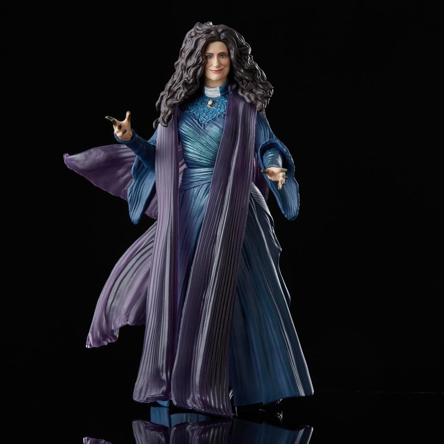 Marvel Legends Series Agatha Harkness, WandaVision Collectible 6-Inch Action Figures, Ages 4 and Up